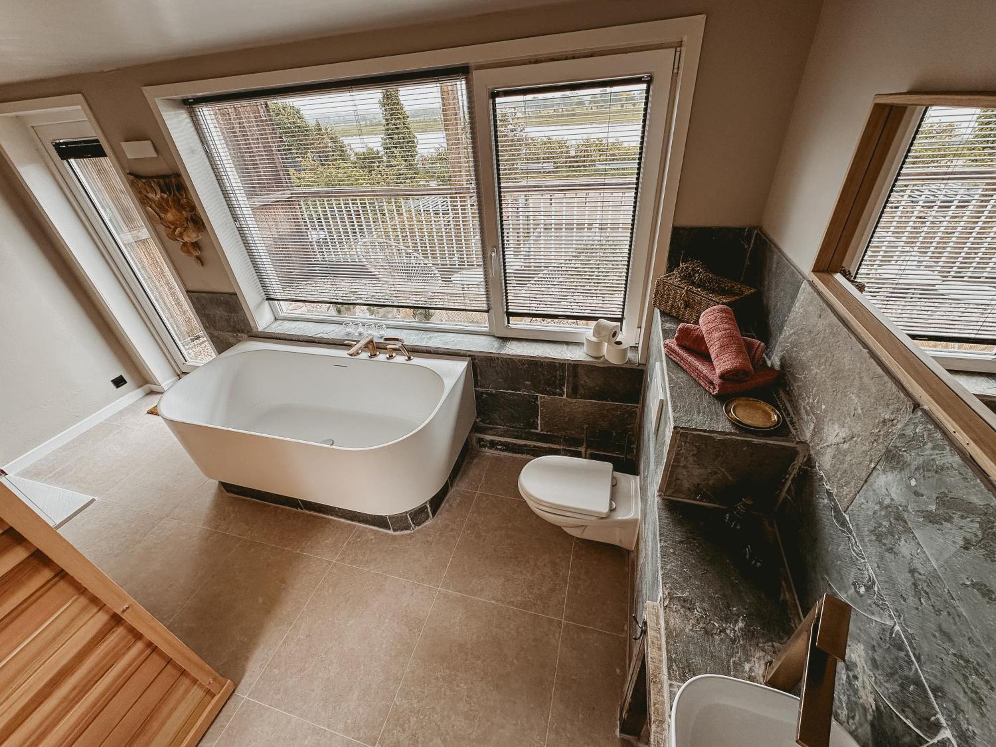 Maas Suites Lanaken Extérieur photo