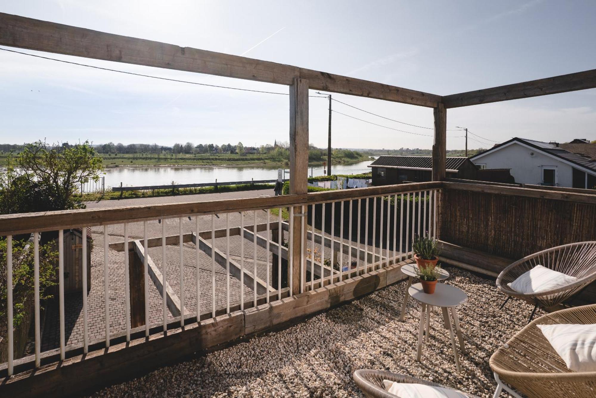 Maas Suites Lanaken Extérieur photo