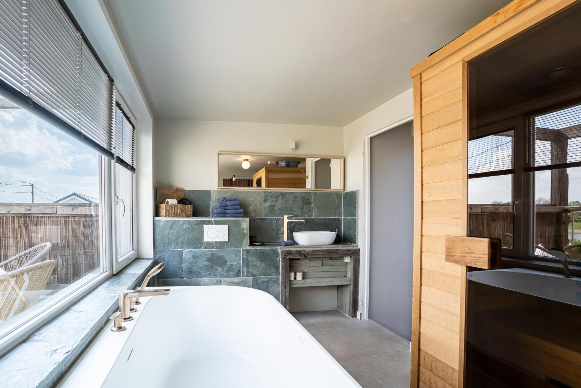 Maas Suites Lanaken Extérieur photo